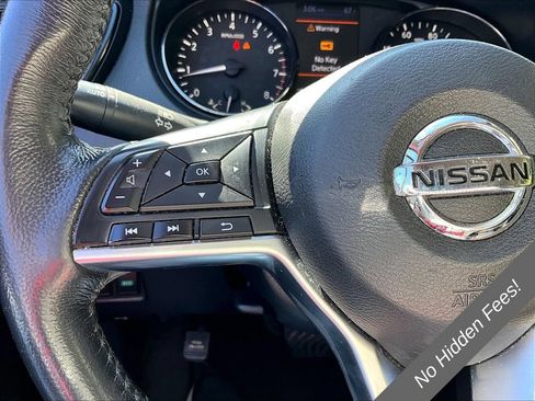 Used 2018 Nissan Rogue SV AWD/4WD image 15