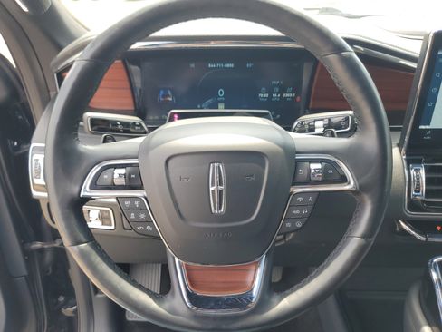Certified 2023 Lincoln Navigator Reserve AWD/4WD image 14