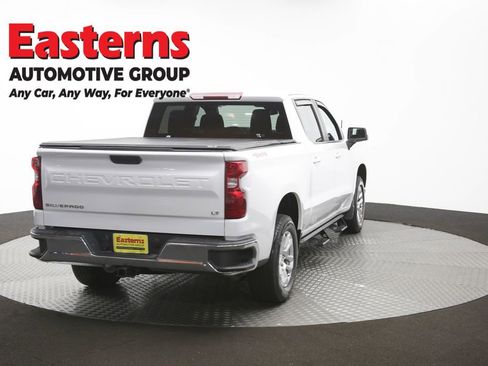 Used 2023 Chevrolet Silverado 1500 LT AWD/4WD image 40