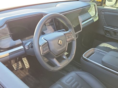 Used 2022 Rivian R1T Adventure image 7