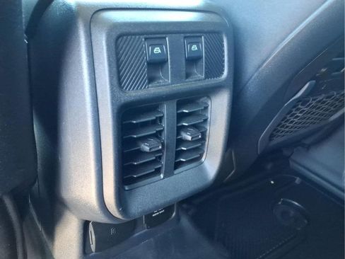 Used 2025 Ford Bronco Badlands AWD/4WD image 18