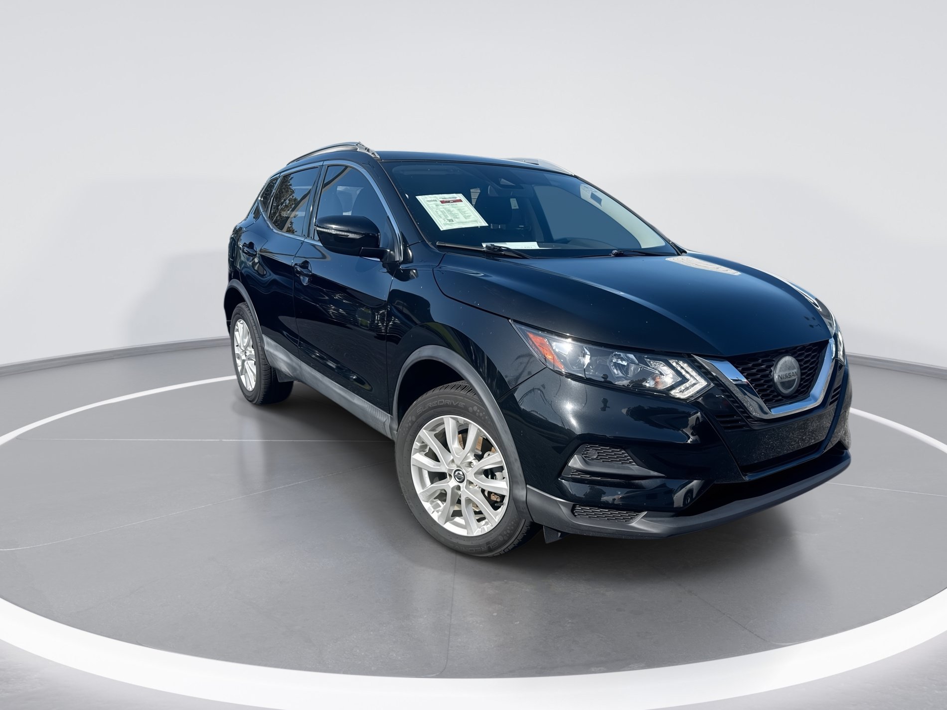 Used 2020 Nissan Rogue Sport SV FWD image 2