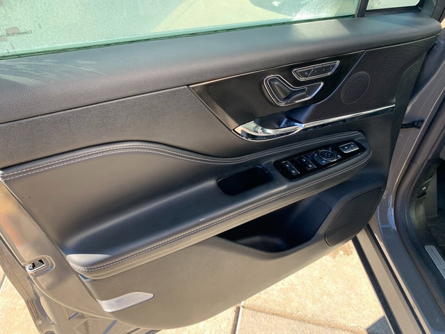 Certified 2025 Lincoln Corsair AWD image 20