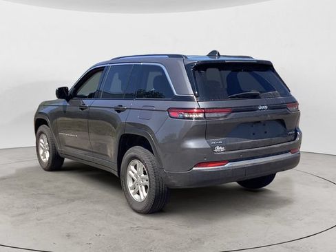 Certified 2024 Jeep Grand Cherokee Laredo AWD/4WD image 3