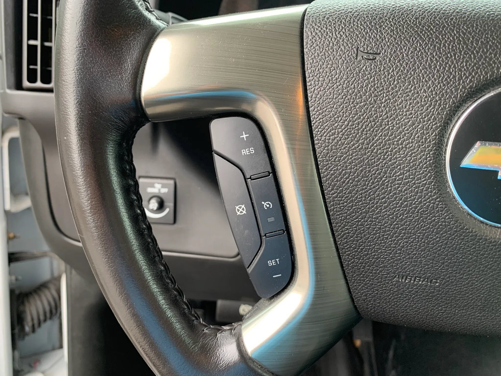 Used 2018 Chevrolet Express 3500 Extended w/ Driver Convenience Package RWD image 14
