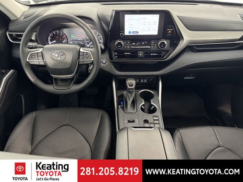 Used 2023 Toyota Highlander LE FWD image 23