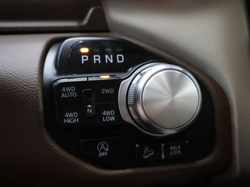 Used 2022 RAM 1500 Laramie AWD/4WD image 46