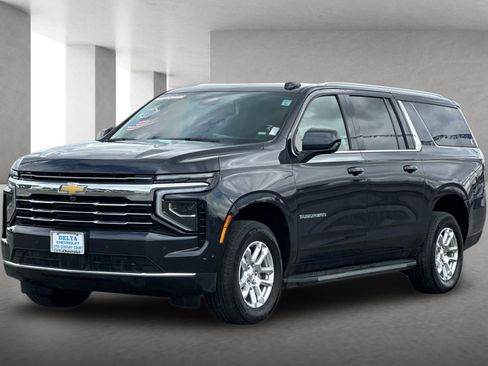 Used 2025 Chevrolet Suburban LT AWD/4WD image 8