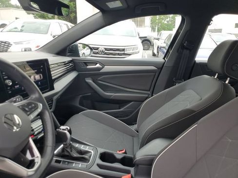 Certified 2025 Volkswagen Jetta Sport FWD image 21
