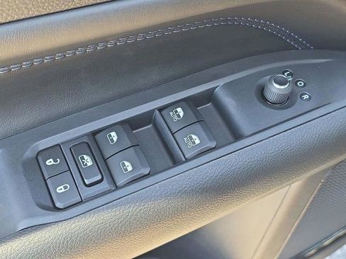 New 2026 Jeep Compass Latitude image 12