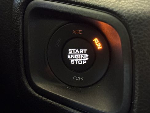 Used 2025 Jeep Wrangler Unlimited Sport AWD/4WD image 28