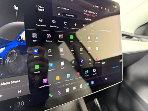 Used 2023 Tesla Model Y Performance image 28