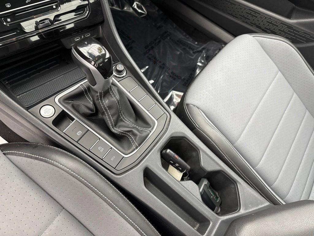 Used 2025 Volkswagen Jetta SE FWD image 20