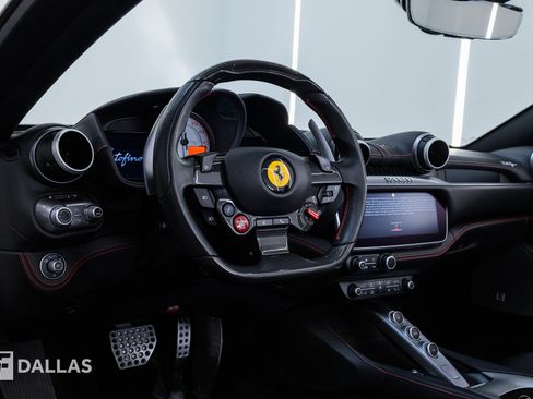Used 2020 Ferrari Portofino RWD image 21