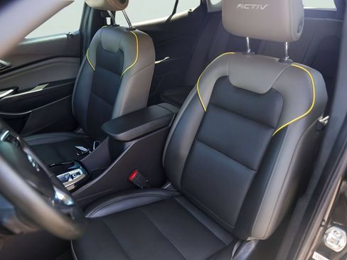 Used 2025 Chevrolet Trax ACTIV w/ Sunroof Package FWD image 10