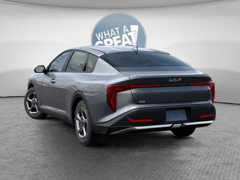 New 2026 Kia K4 LXS FWD image 4