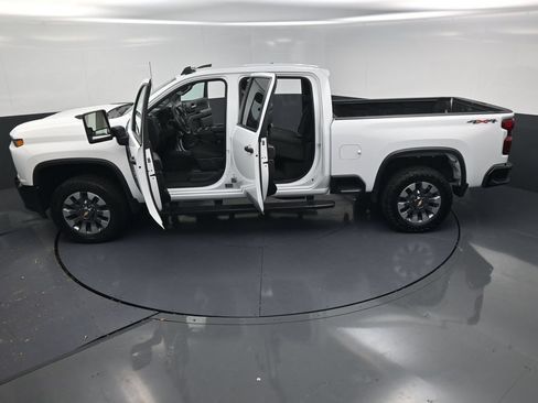 Used 2023 Chevrolet Silverado 2500 Custom w/ Custom Convenience Package AWD/4WD image 25