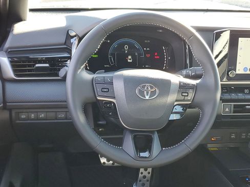 Certified 2025 Toyota Camry SE image 12