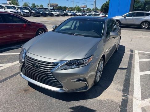 Used 2018 Lexus ES 350 w/ Ultra Luxury Package FWD image 3