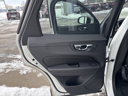 Certified 2024 Volvo XC60 T8 Ultimate w/ Protection Package Premier image 33