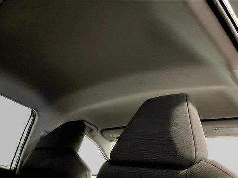 Used 2022 Toyota RAV4 XLE AWD/4WD image 28