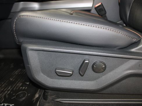 New 2026 Ford F250 Lariat w/ Black Appearance Package image 20