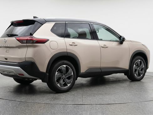 Used 2025 Nissan Rogue SV FWD image 9