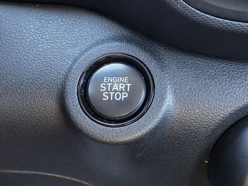 Used 2024 Hyundai Venue SEL image 19