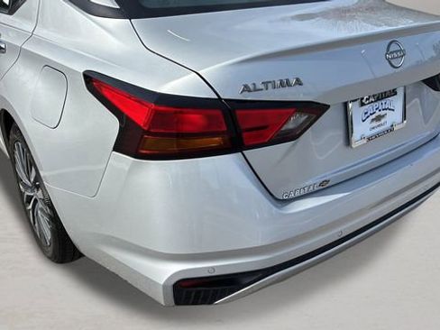 Used 2024 Nissan Altima 2.5 SV image 35