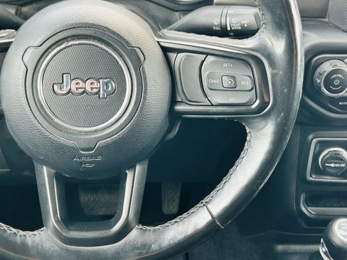 Used 2021 Jeep Gladiator Sport AWD/4WD image 15