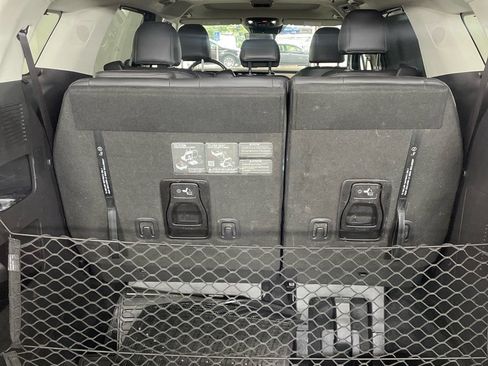 Used 2025 Kia Carnival SX FWD image 23