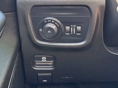 Certified 2023 Jeep Grand Cherokee Overland image 27