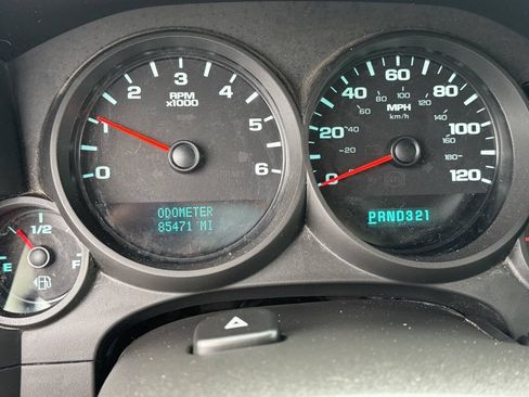 Used 2011 Chevrolet Silverado 1500 W/T RWD image 17
