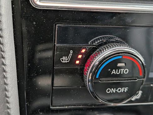 Used 2022 Nissan Armada SL w/ Captain's Chairs Package image 17