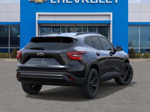 New 2026 Chevrolet Trax LT w/ Driver Confidence Package FWD image 4