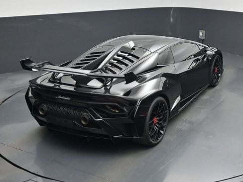 Used 2022 Lamborghini Huracan STO RWD image 24