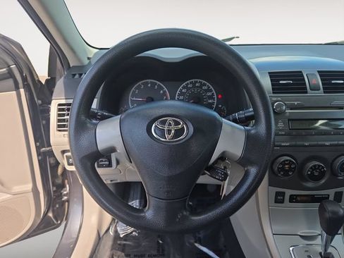 Used 2011 Toyota Corolla LE FWD image 12