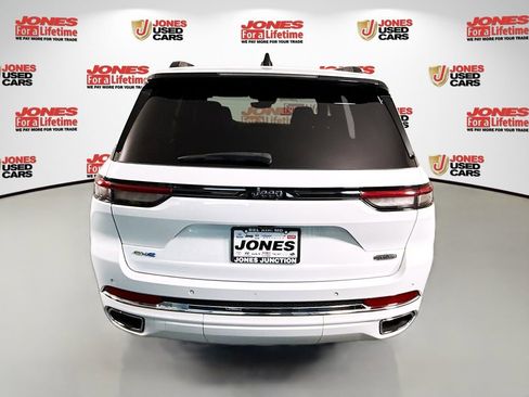 Used 2022 Jeep Grand Cherokee Overland AWD/4WD image 17