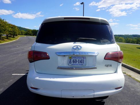 Used 2011 INFINITI QX56 4WD w/ Deluxe Touring Pkg image 6