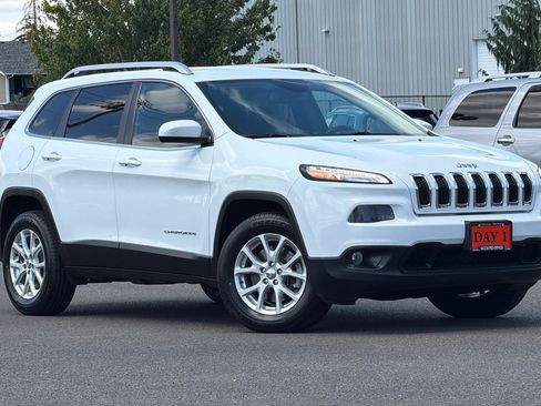Used 2015 Jeep Cherokee Latitude AWD/4WD image 2