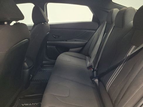 Used 2025 Hyundai Elantra Sport FWD image 18
