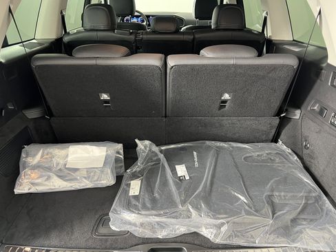 New 2026 Mercedes-Benz GLS 450 4MATIC image 25