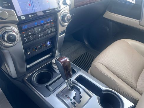 Used 2022 Toyota 4Runner Limited AWD/4WD image 24