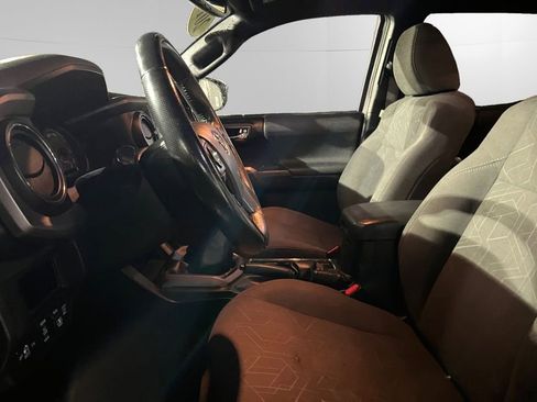 Used 2017 Toyota Tacoma SR5 image 23