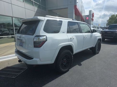Used 2022 Toyota 4Runner SR5 image 6