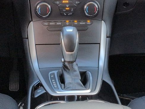Used 2016 Ford Edge SEL FWD image 20