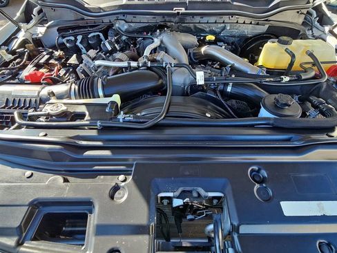 Used 2022 Ford F250 Lariat w/ Black Appearance Package image 23