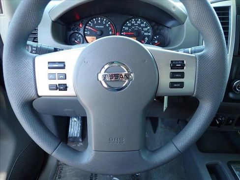 Used 2013 Nissan Frontier SV AWD/4WD image 11