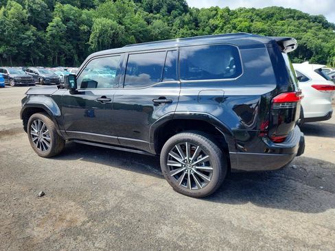 Used 2025 Lexus GX 550 w/ Cold Area Package AWD/4WD image 4