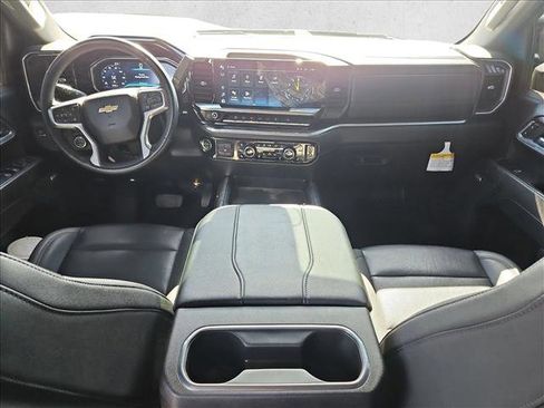 Used 2024 Chevrolet Silverado 2500 LTZ w/ LTZ Convenience Package image 14